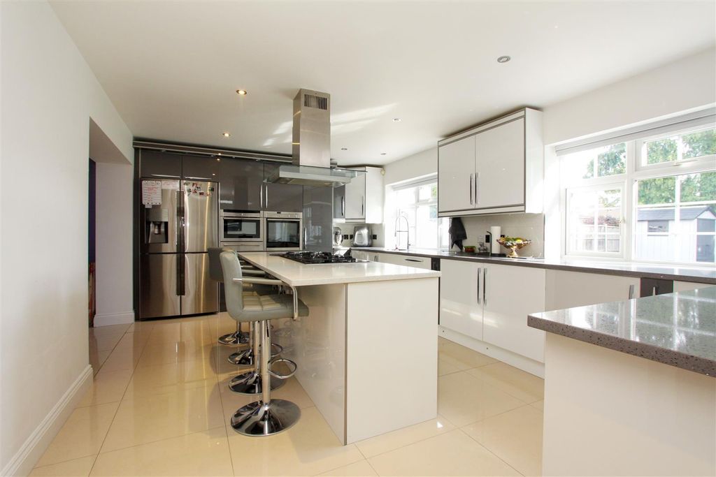 Property photo 2 of 22 Kitchen