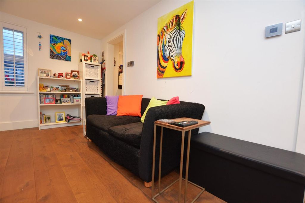 Property photo 3 of 8 Picture No. 01