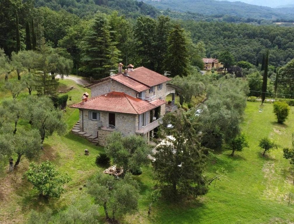 Property photo 2 of 30