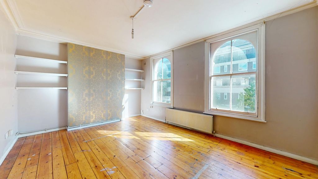 Property photo 2 of 18 Flat B, 45 Landor Road, Stockwell, London, Sw9 9Rt