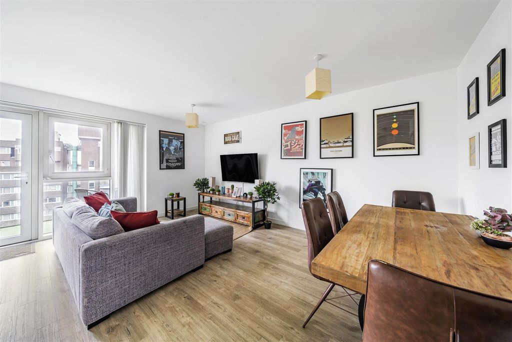Property photo 1 of 20 Greenland Place