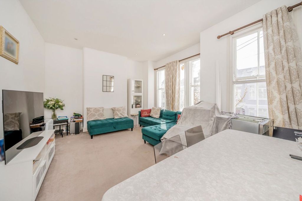 Property photo 2 of 7