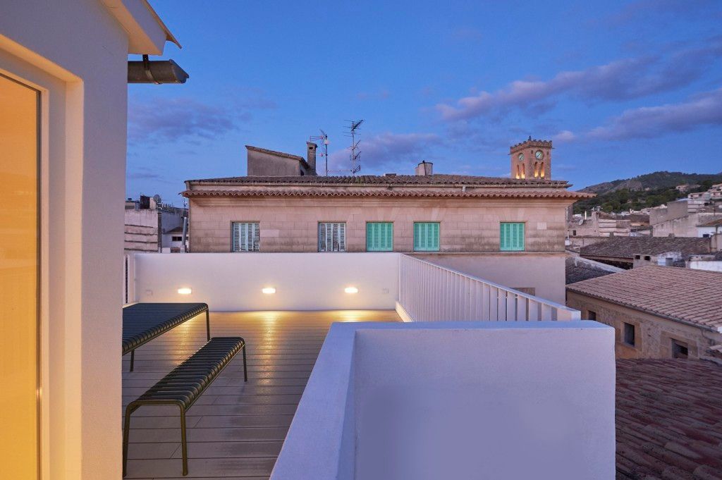 Property photo 2 of 20 Ns Terrace