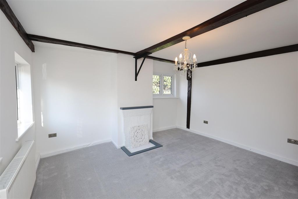 Property photo 3 of 19 Master Bedroom
