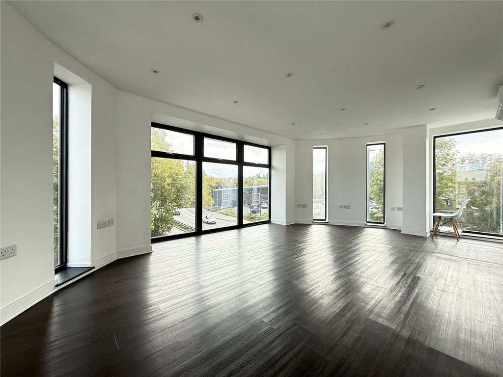 Property photo 2 of 6 Picture No. 07