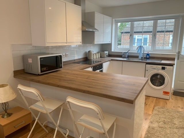 Property photo 2 of 6 Kit Breakfast Bar