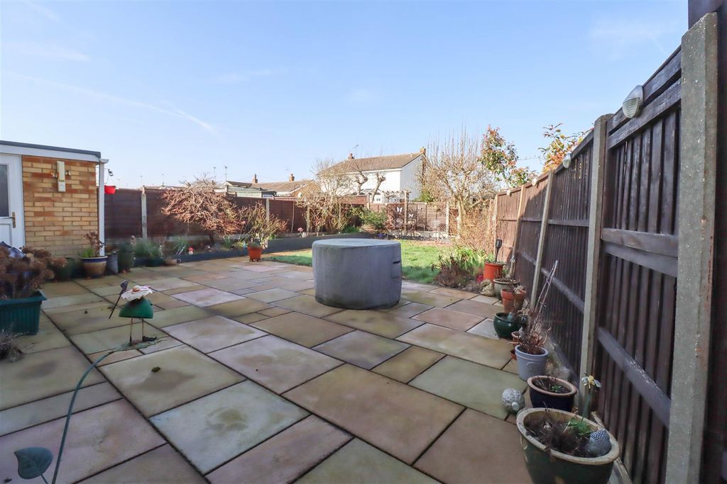 Property photo 2 of 21 23 Warren Drive Front And Garden-4.Jpg