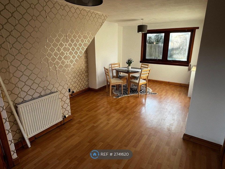 Property photo 2 of 34