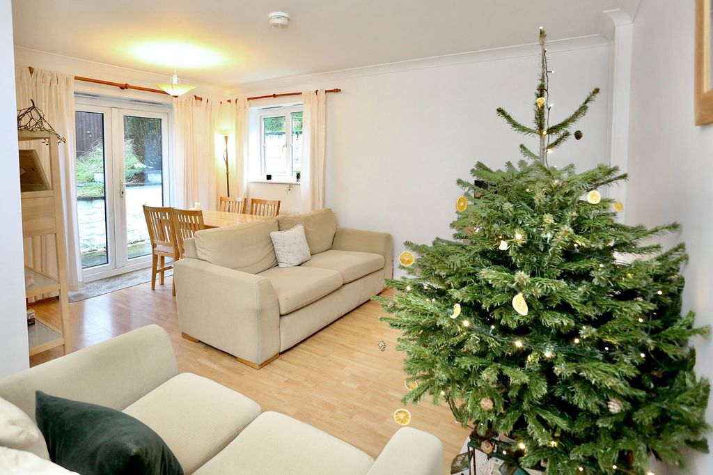 Property photo 3 of 22