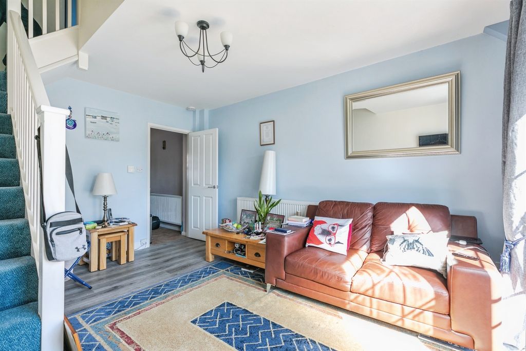 Property photo 2 of 11