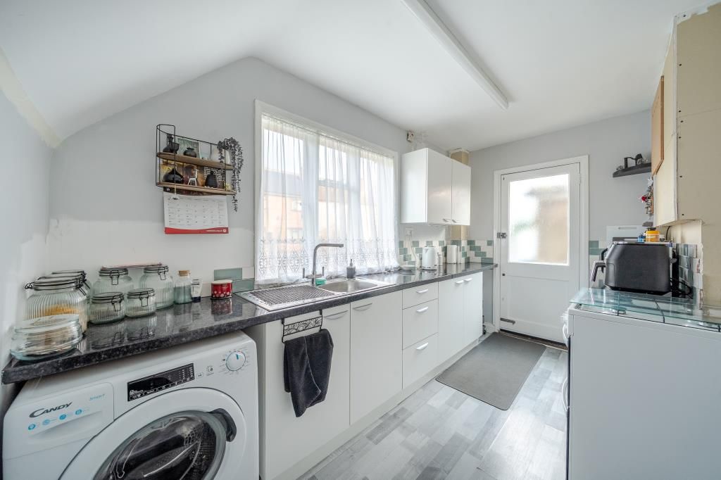 Property photo 2 of 17 Kitchen