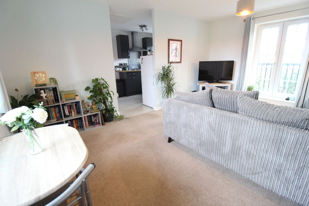 Property photo 3 of 8