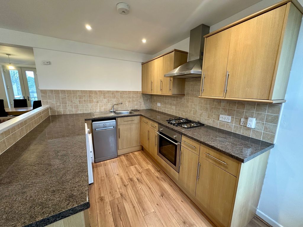 Property photo 2 of 12 Kitchen