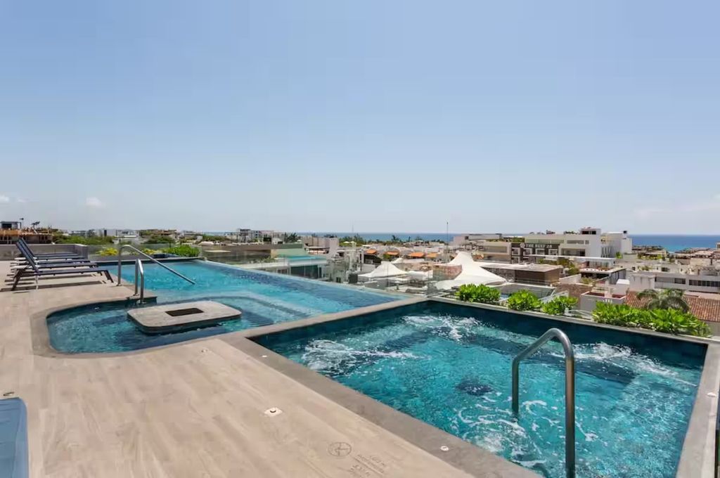 Property photo 1 of 32