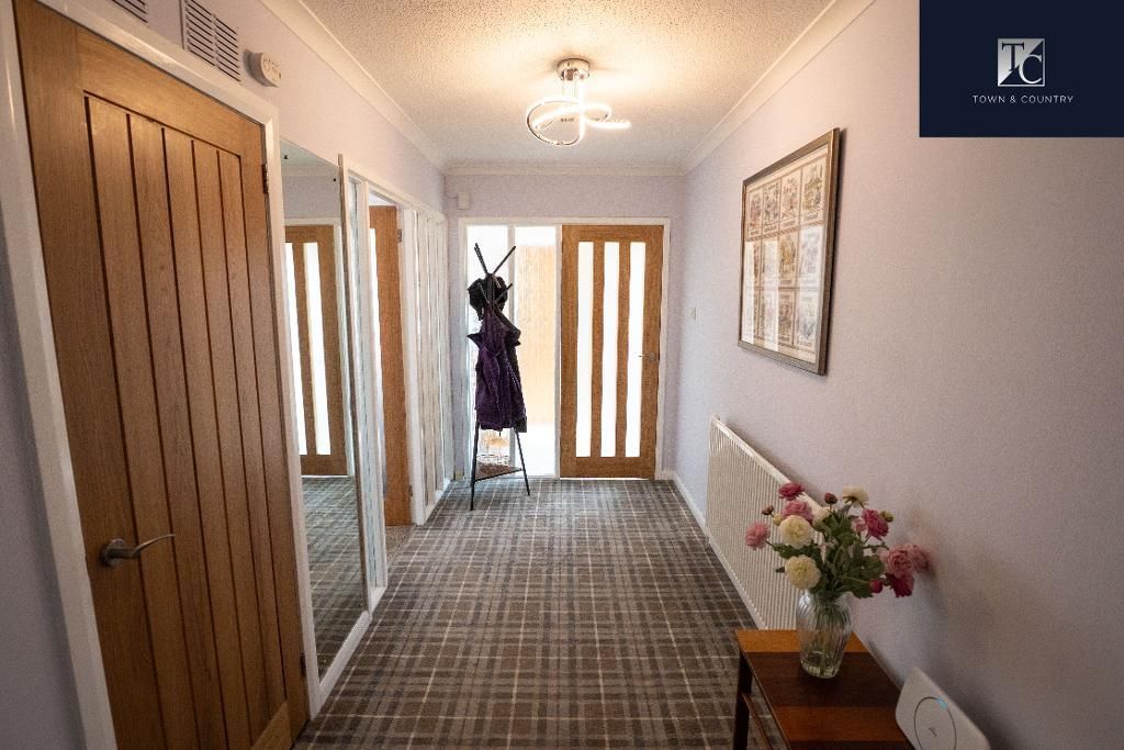 Property photo 3 of 28