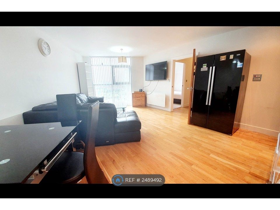 Property photo 1 of 12 Living Room