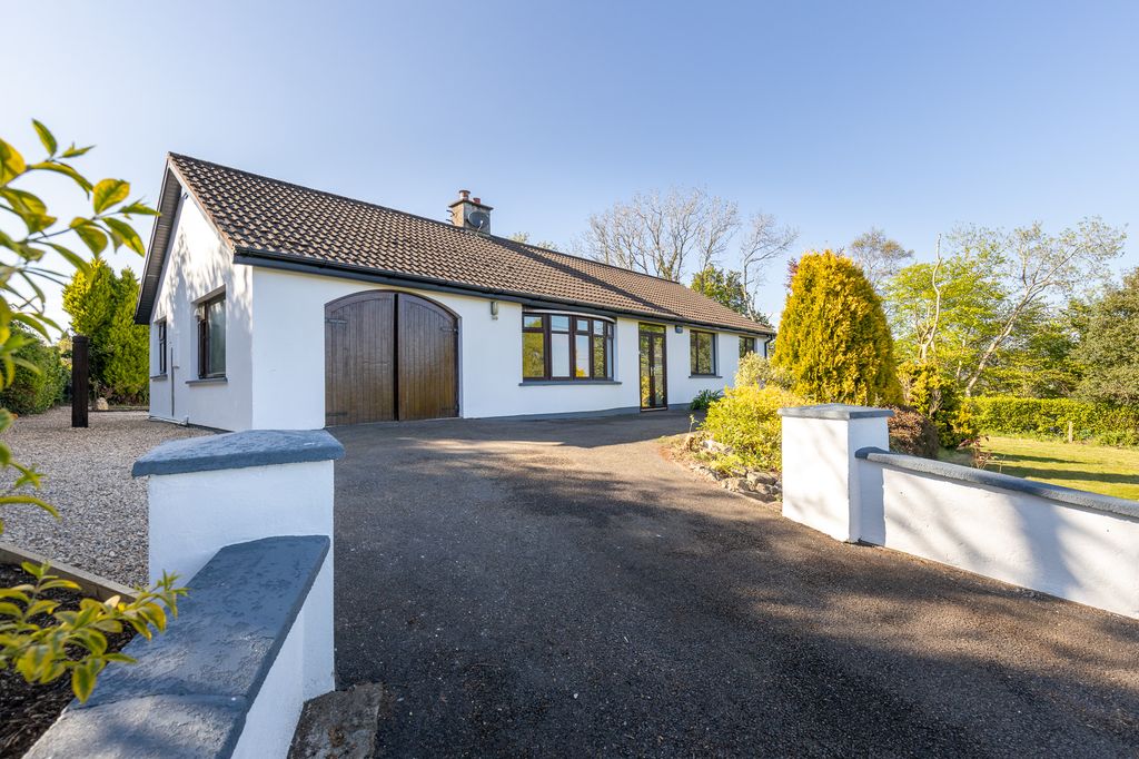 Property photo 1 of 40