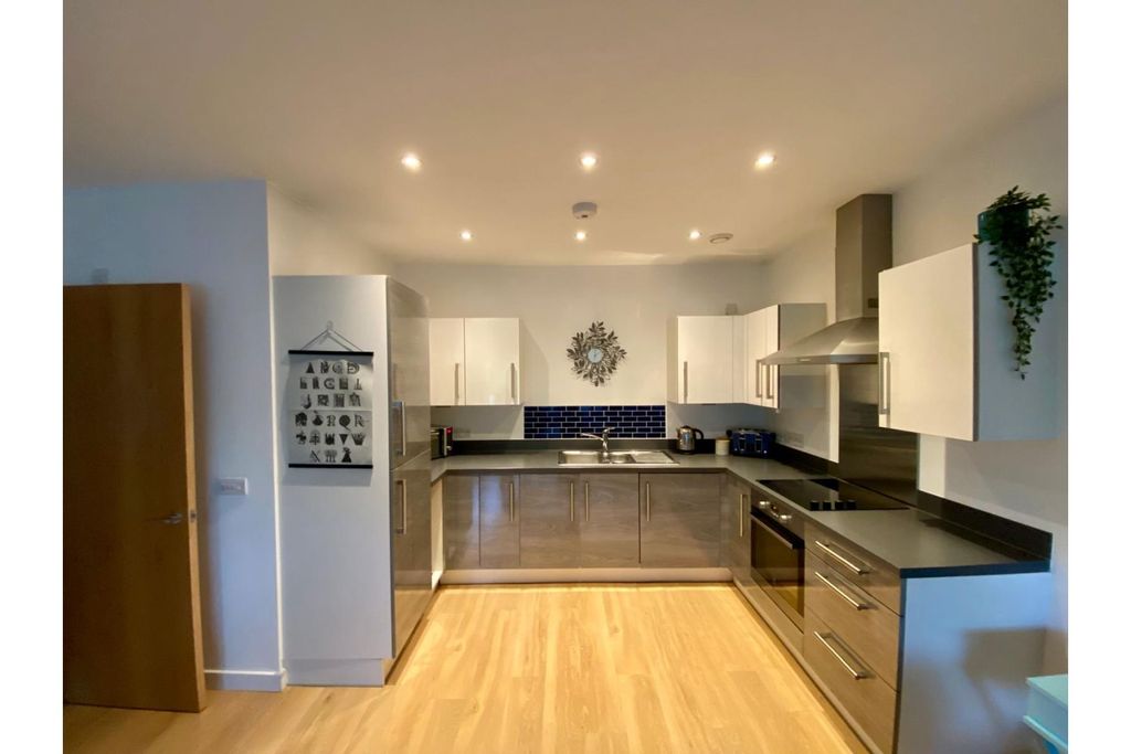 Property photo 2 of 10 Kitchen