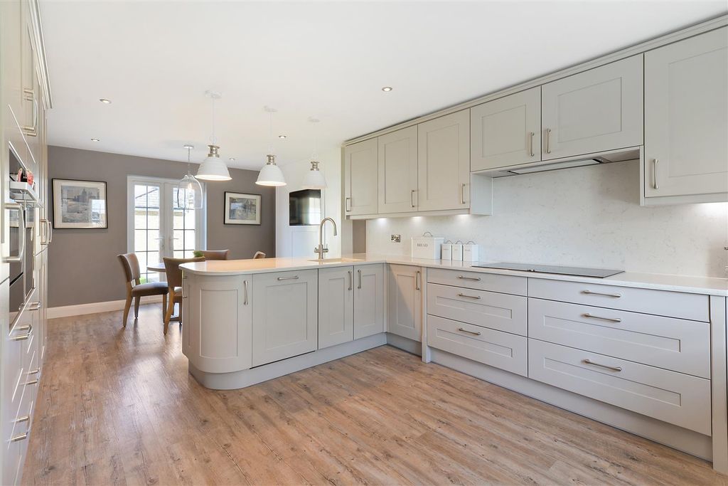 Property photo 3 of 31 7