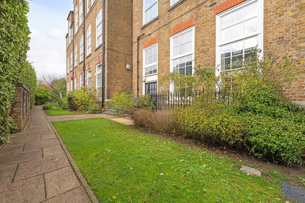 Property photo 2 of 23 Garden.Jpg