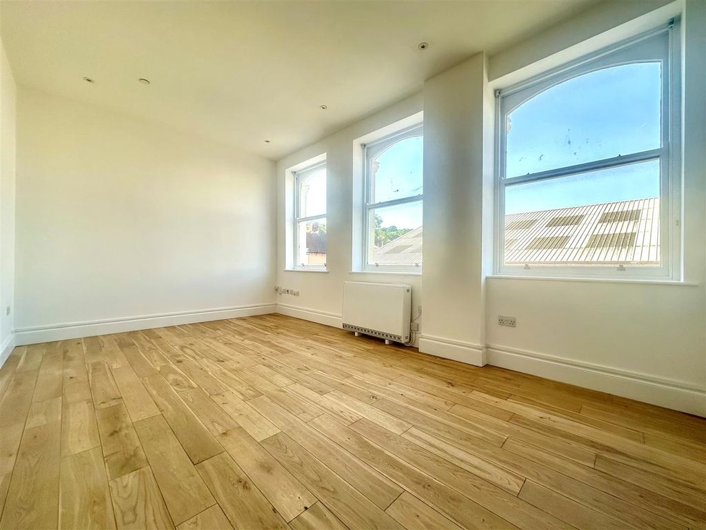 Property photo 2 of 18 L5.Jpg