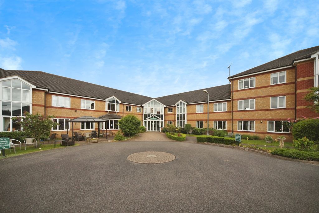 Property photo 1 of 12