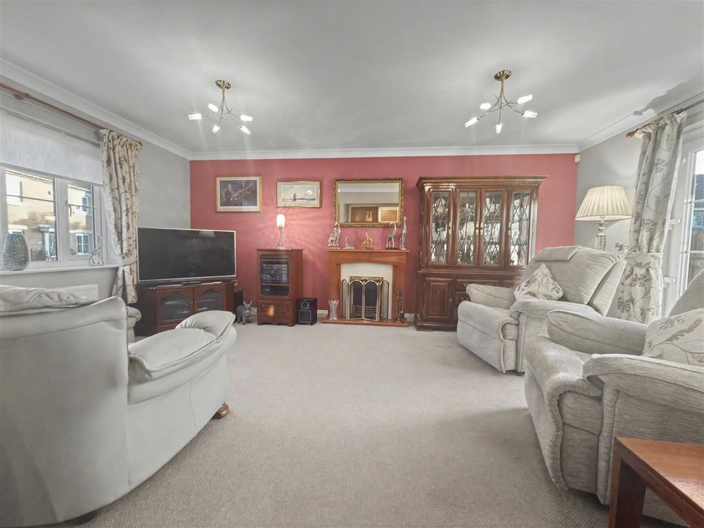 Property photo 3 of 12 Living Room