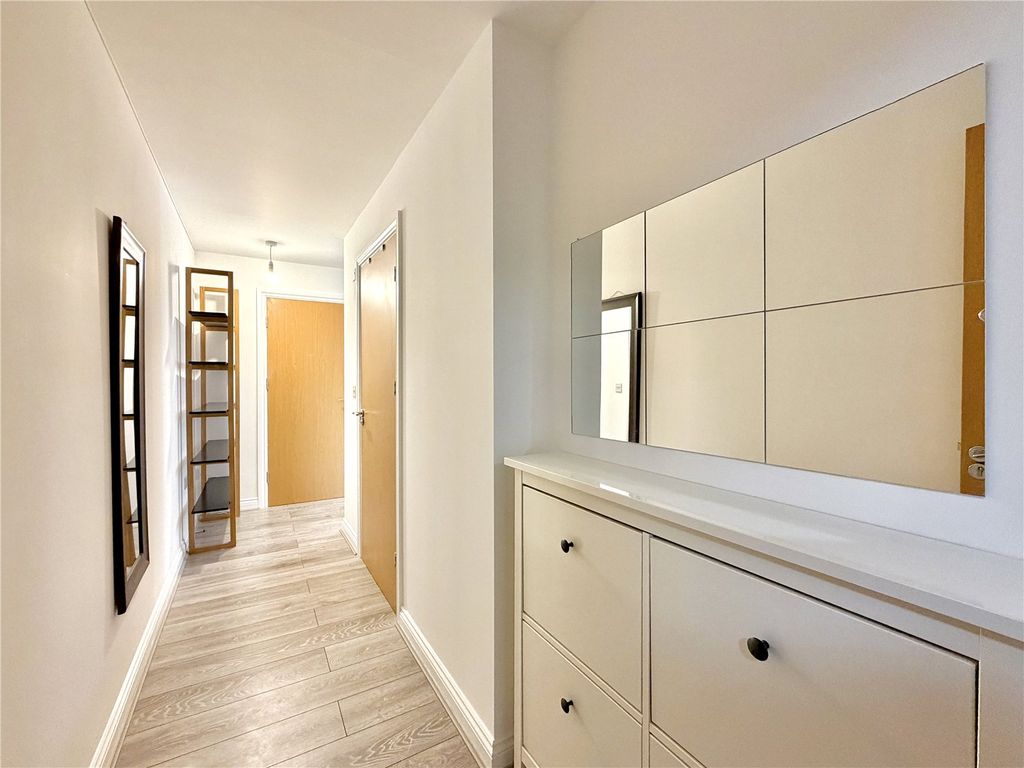 Property photo 2 of 8 Picture No. 19