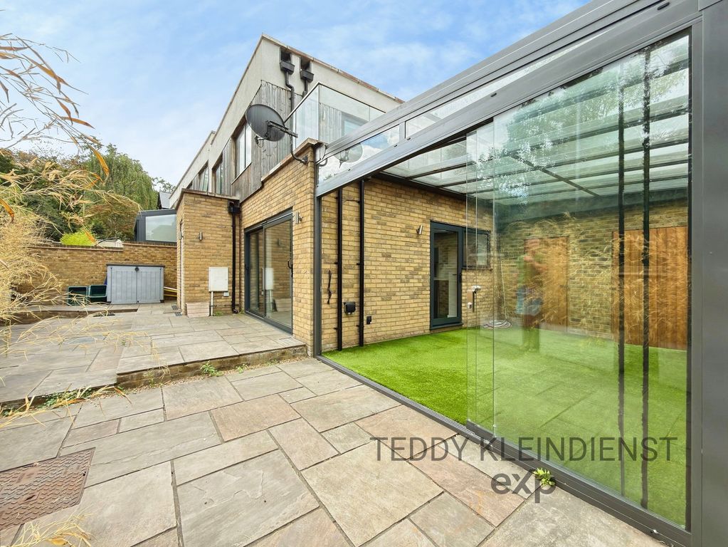 Property photo 2 of 18