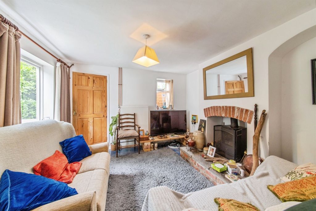 Property photo 2 of 17