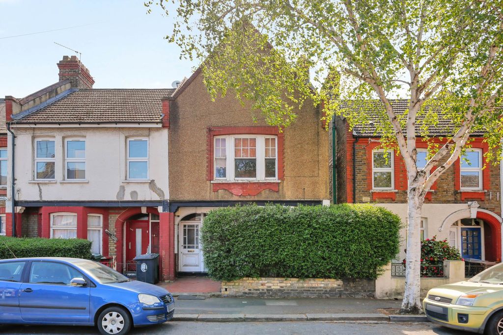Property photo 1 of 18