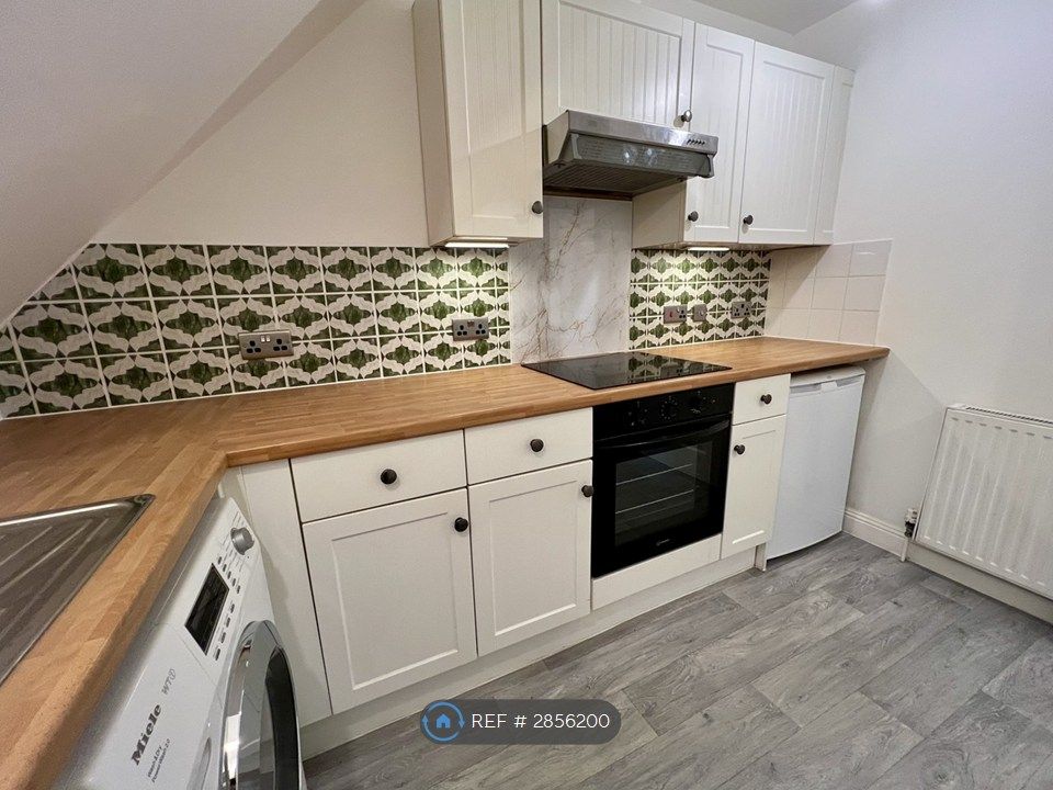 Property photo 1 of 6 New Oven, Induction Hob And Extractor
