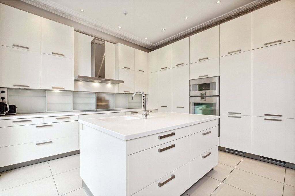 Property photo 3 of 29