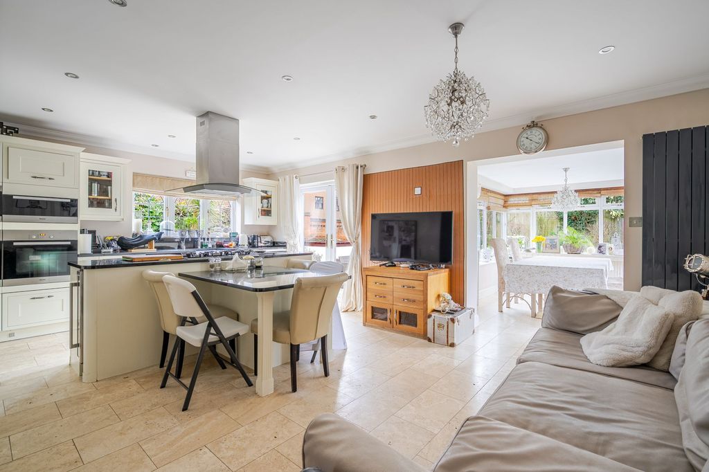 Property photo 3 of 16