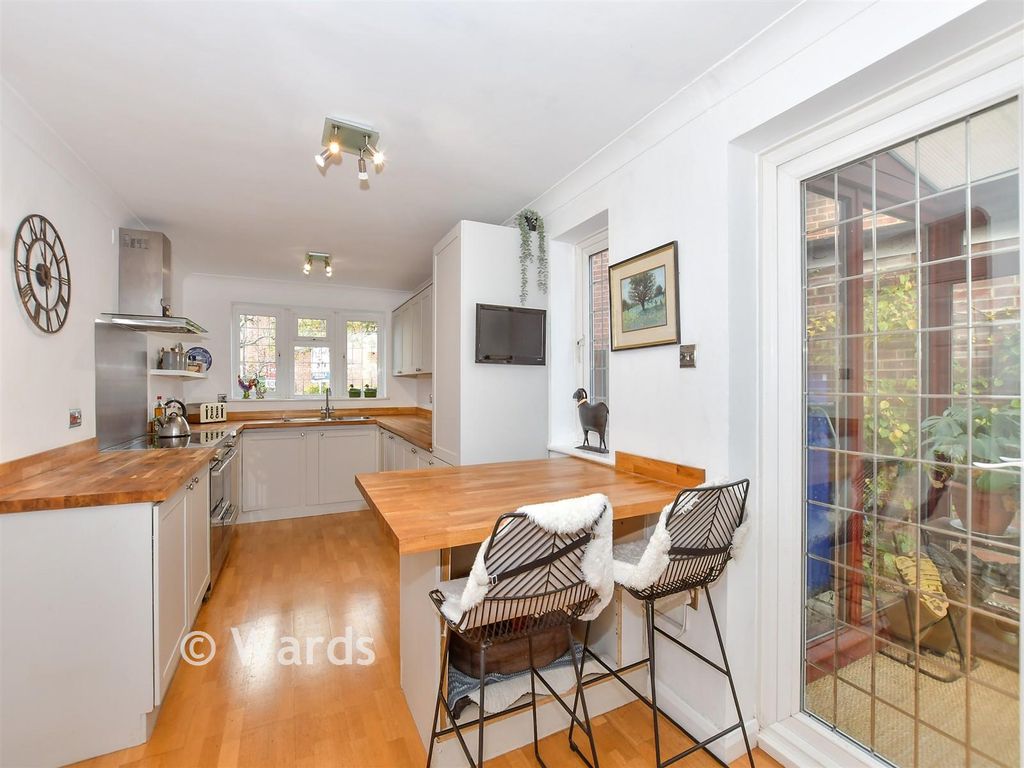 Property photo 3 of 15 Kitchen