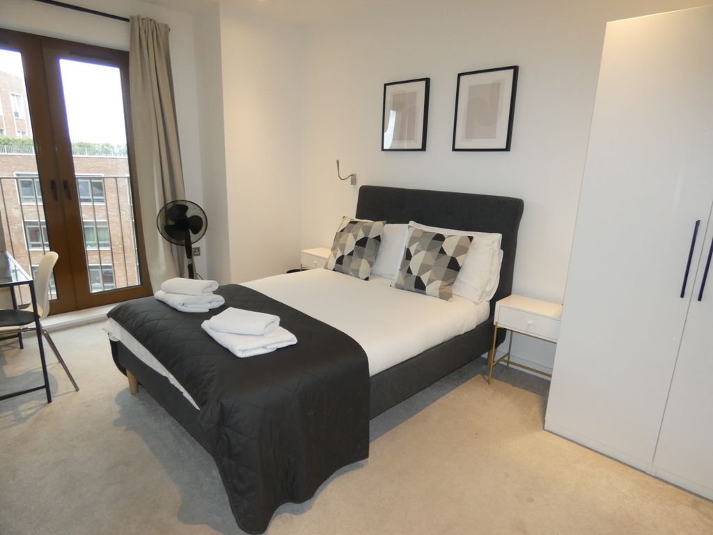 Property photo 2 of 10 Bedroom