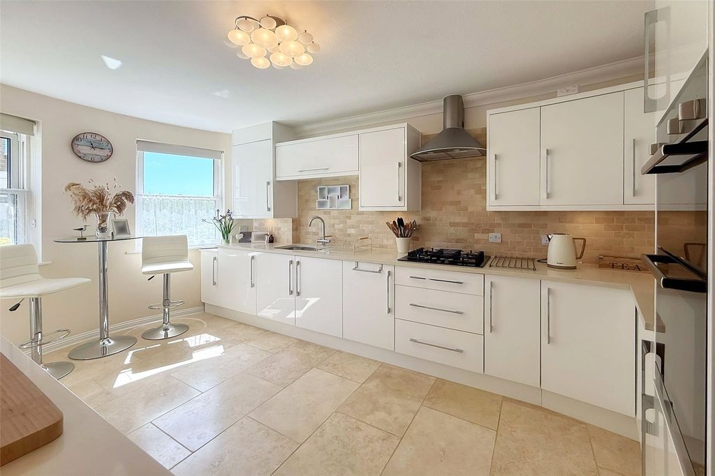 Additional image 14 of 1 bed flat for saleBeach Crescent, Littlehampton, West Sussex BN17