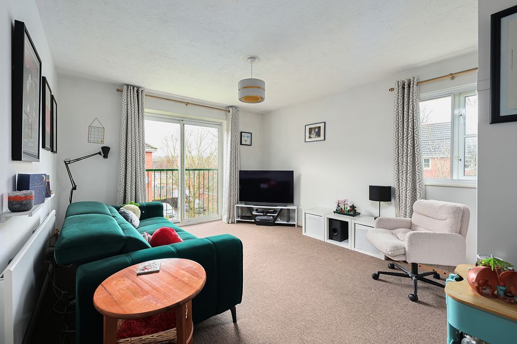 Property photo 2 of 9 Lounge