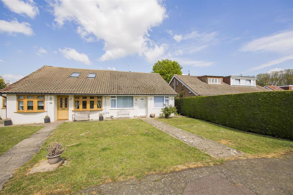 Property photo 1 of 19 Frontage