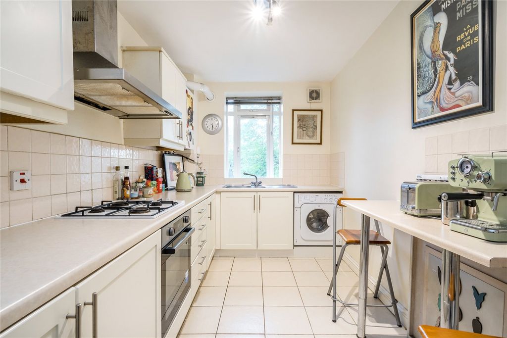 Property photo 3 of 16 Kitchen