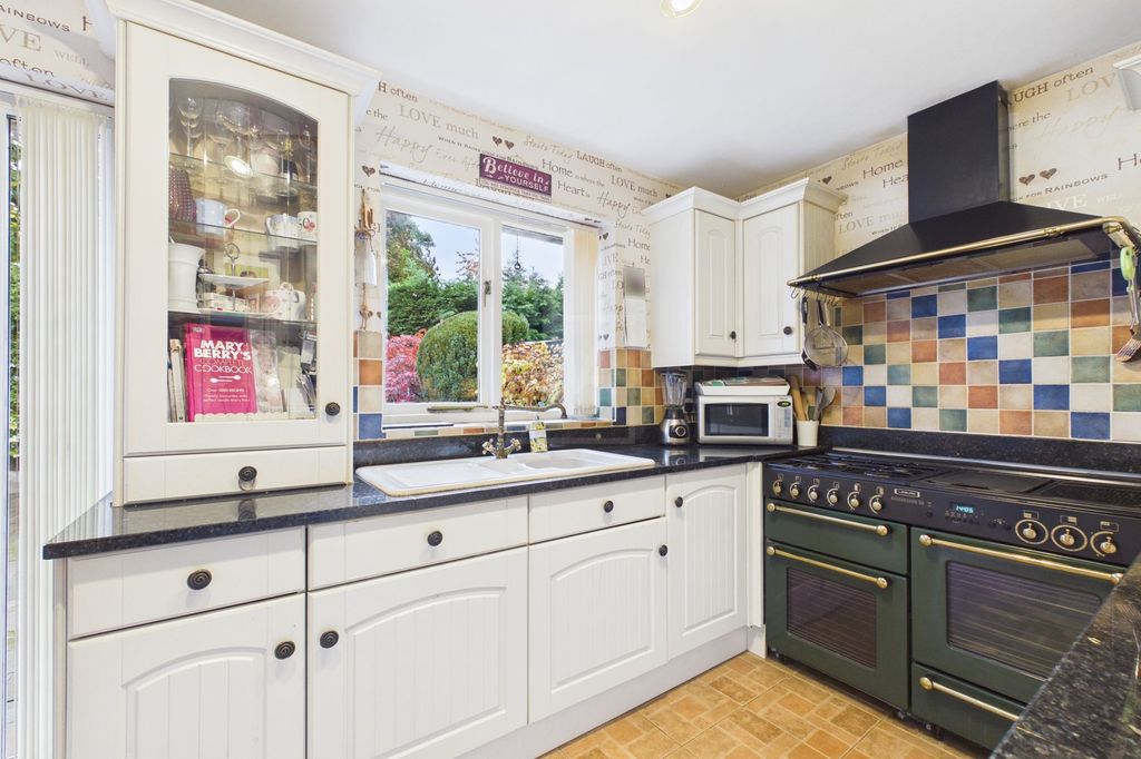 Property photo 3 of 16 Kitchen