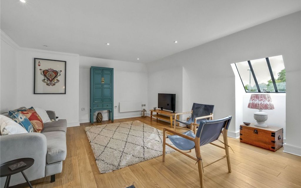 Additional image 4 of 1 bed flat for sale1 Bridge Road, East Molesey KT8