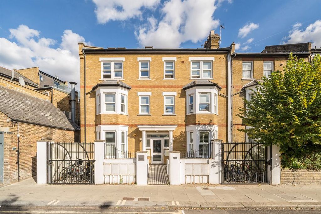 Property photo 1 of 7