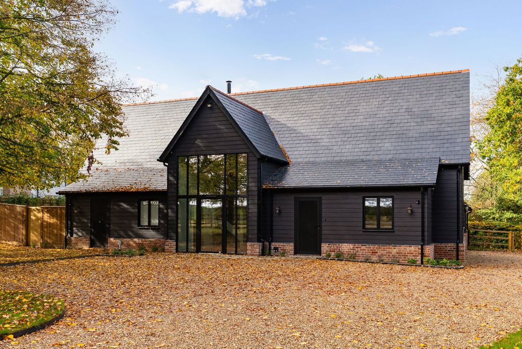 Property photo 1 of 28