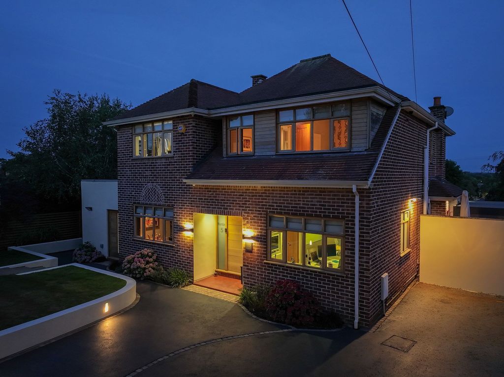 Property photo 2 of 22 Front External Night