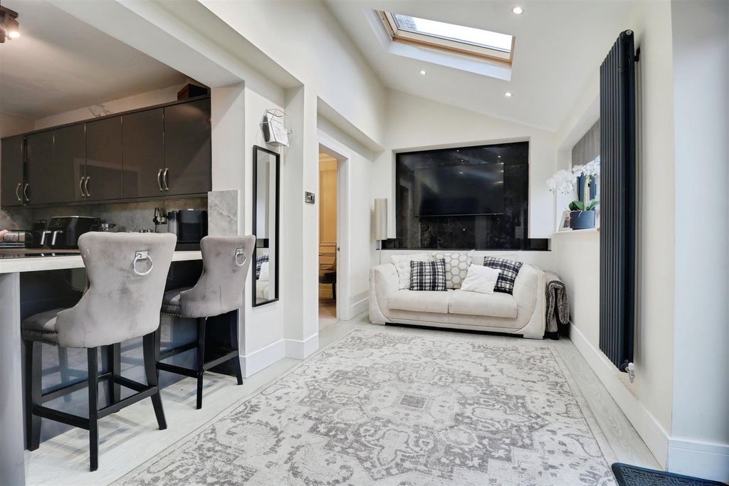 Property photo 3 of 21 E84E5863-Img_6741-Img_6743.Jpg