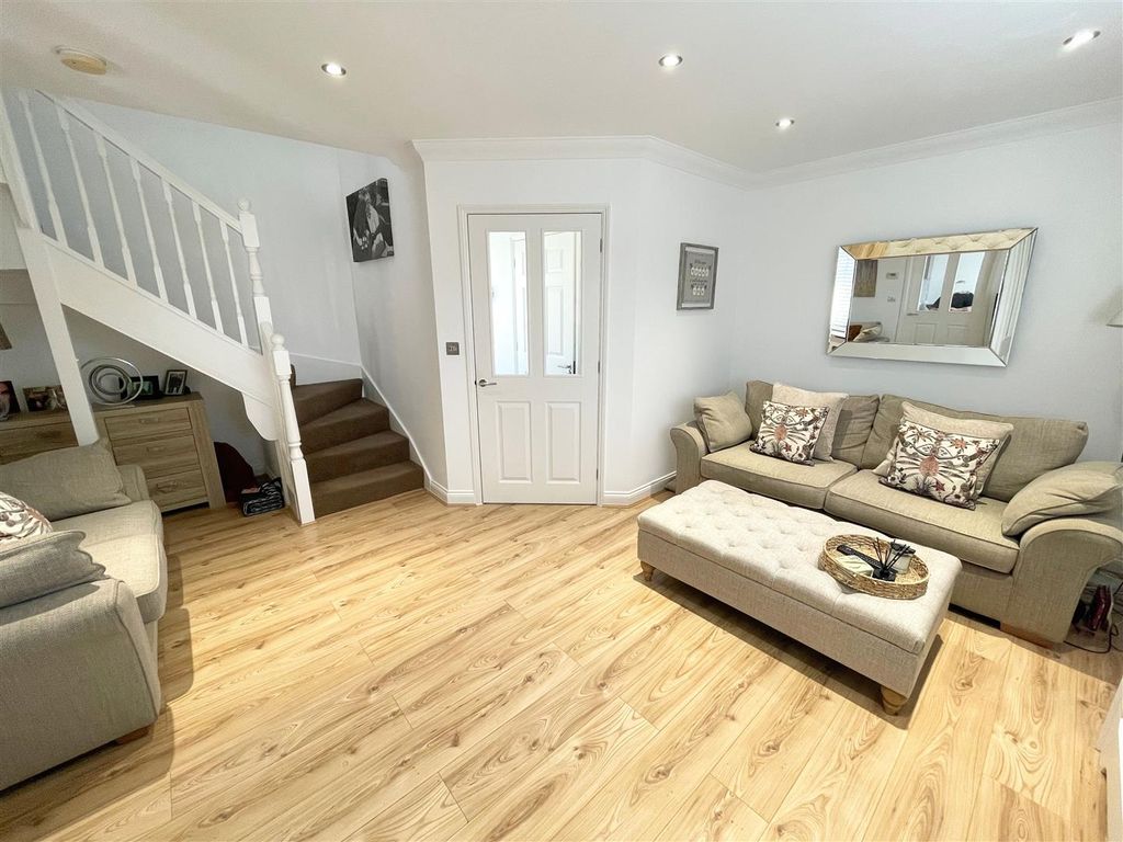 Property photo 3 of 23 16.Jpg