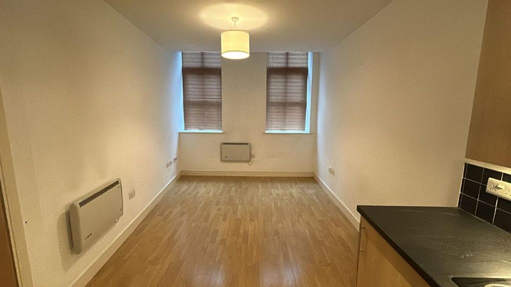 Property photo 3 of 6