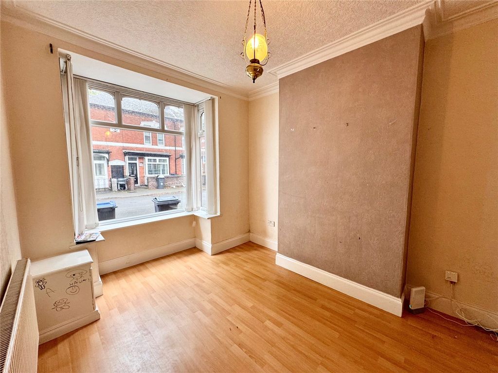 Property photo 2 of 18 Picture No. 14