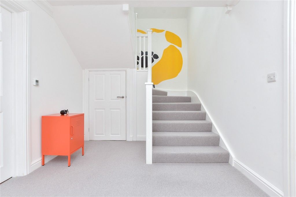 Property photo 1 of 13 Entrance Hall